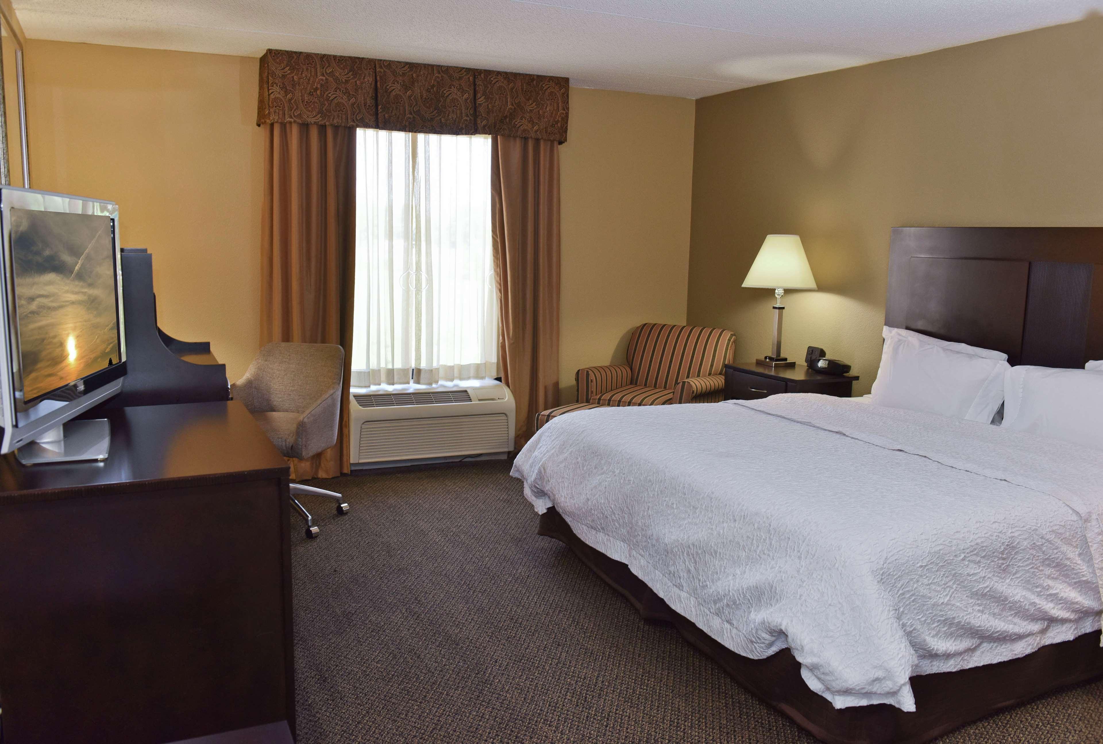 Hampton Inn & Suites Alexandria Esterno foto