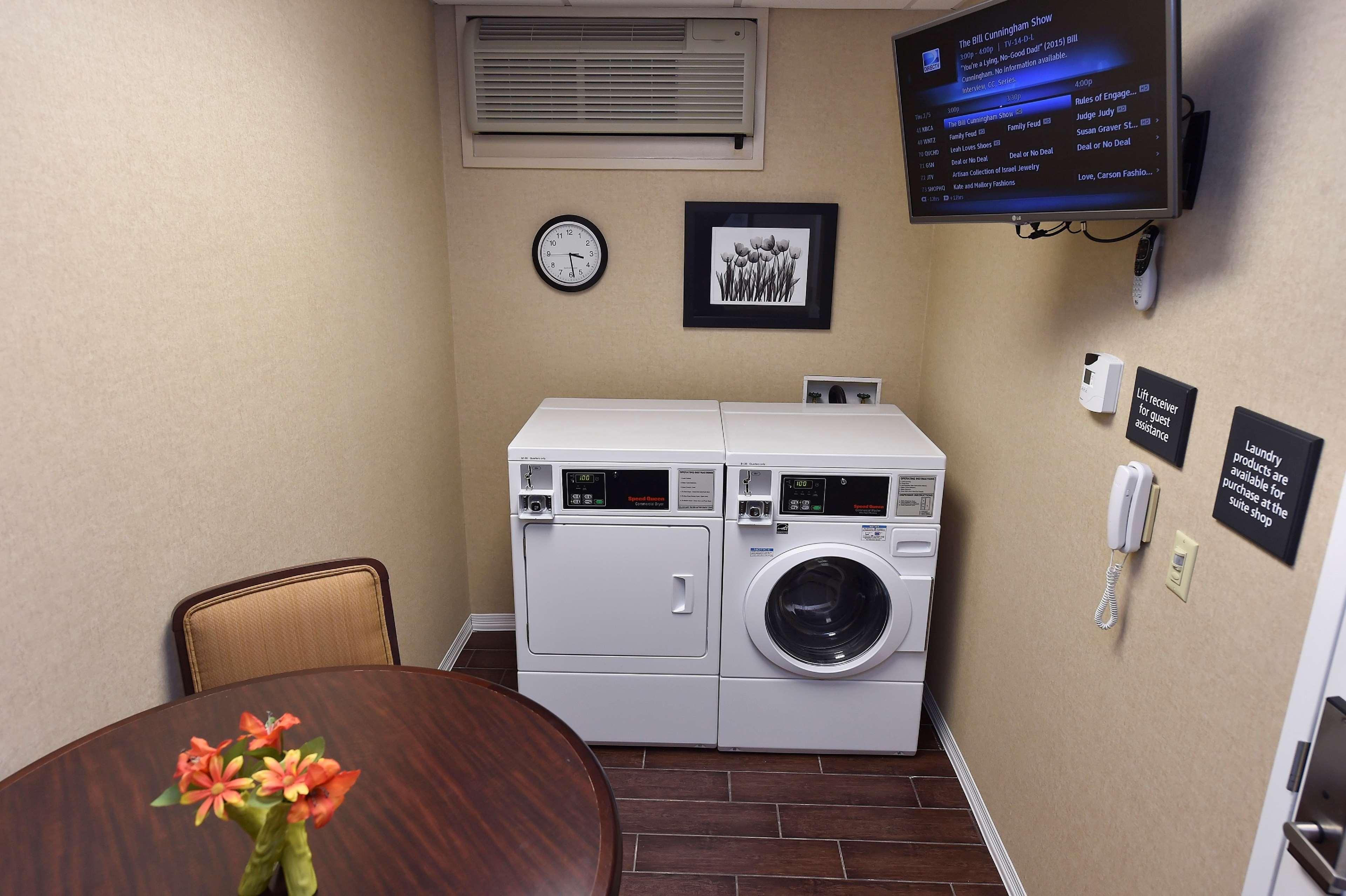 Hampton Inn & Suites Alexandria Esterno foto