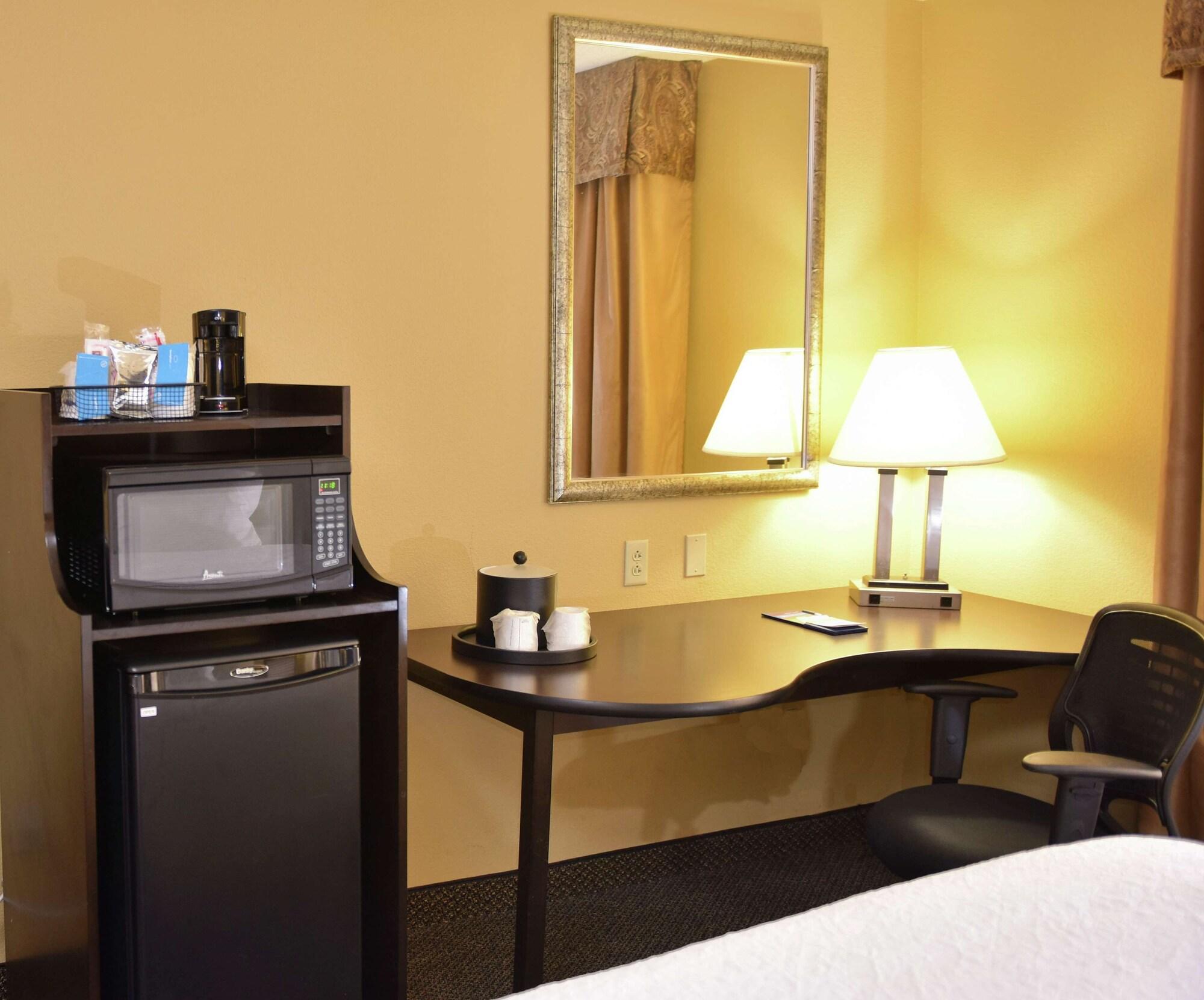 Hampton Inn & Suites Alexandria Esterno foto