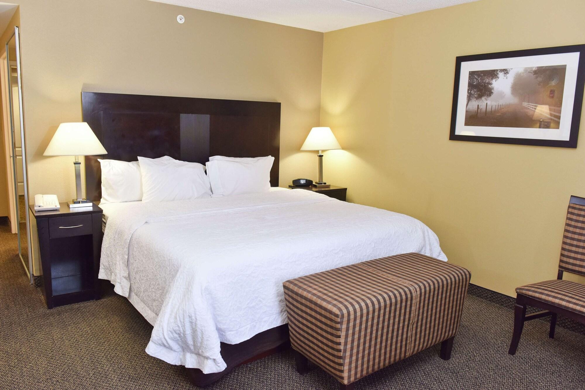 Hampton Inn & Suites Alexandria Esterno foto