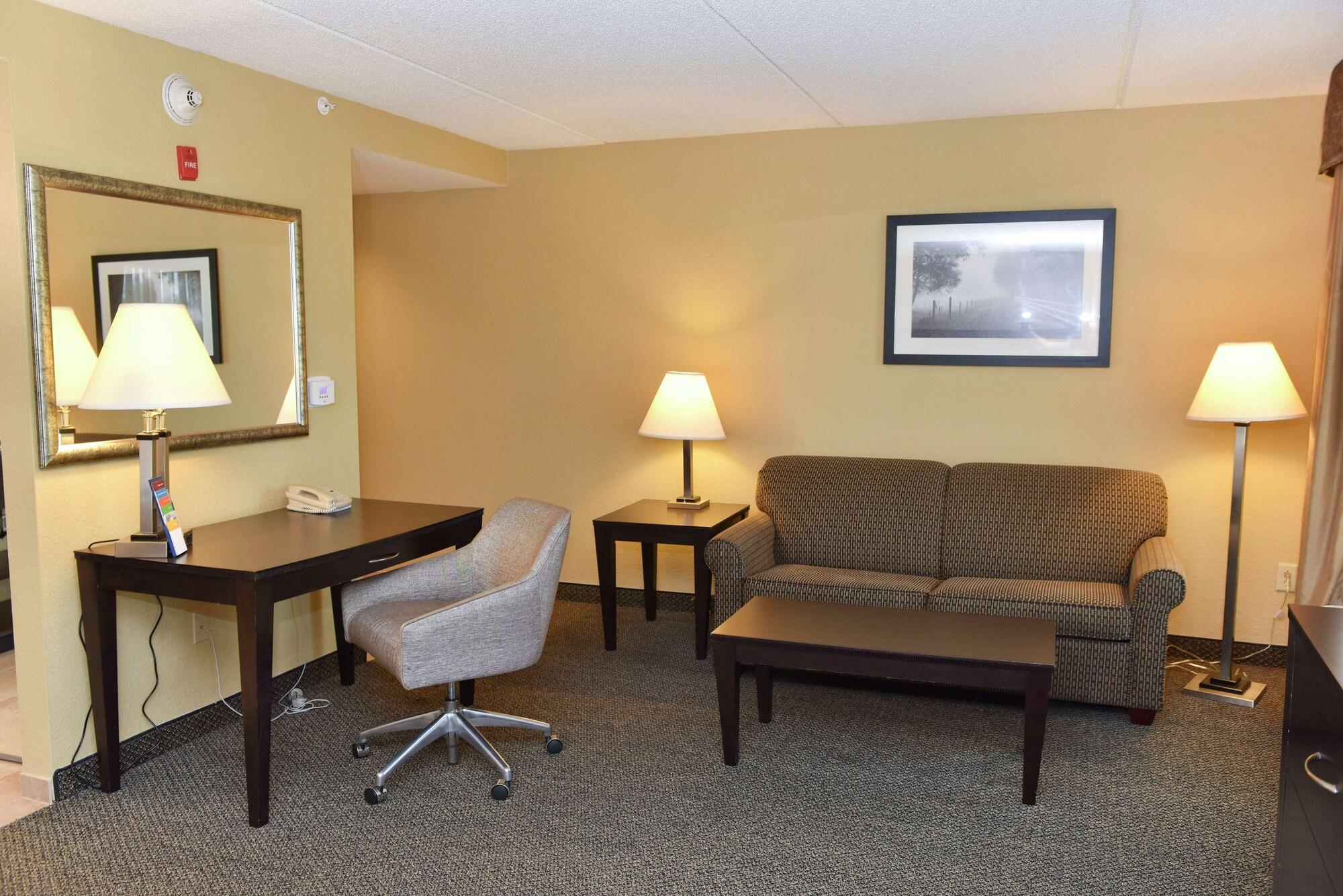 Hampton Inn & Suites Alexandria Esterno foto