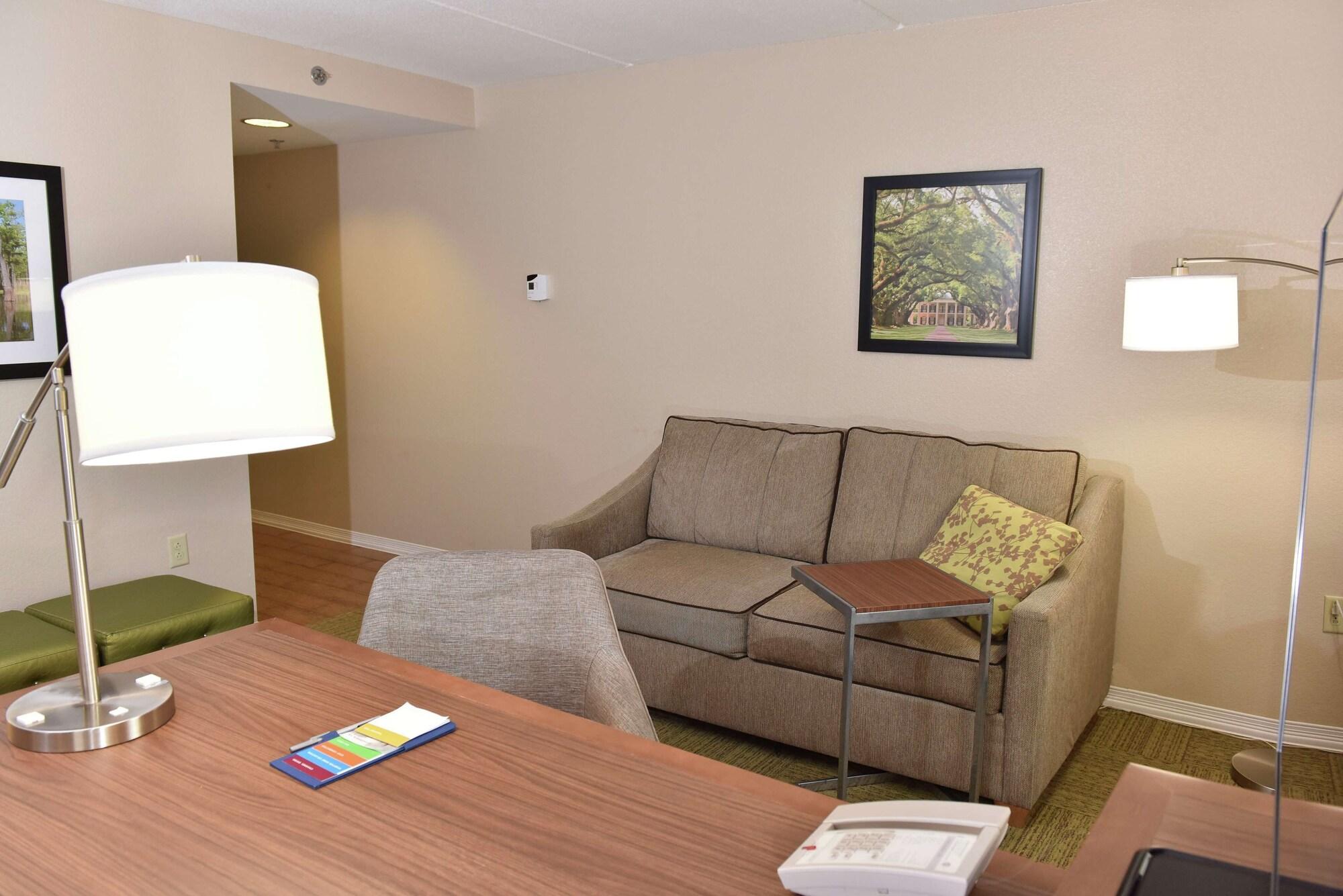 Hampton Inn & Suites Alexandria Esterno foto