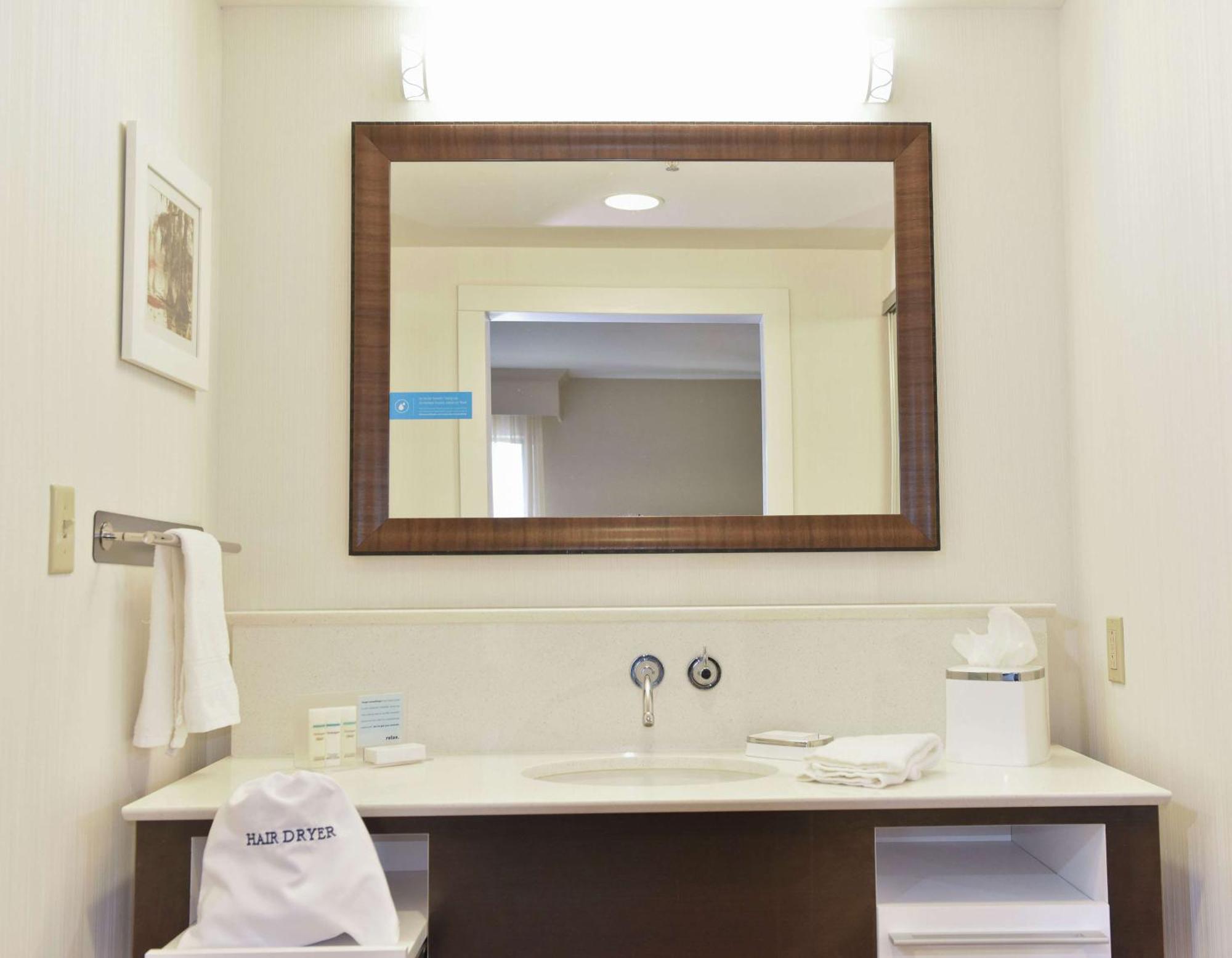 Hampton Inn & Suites Alexandria Esterno foto