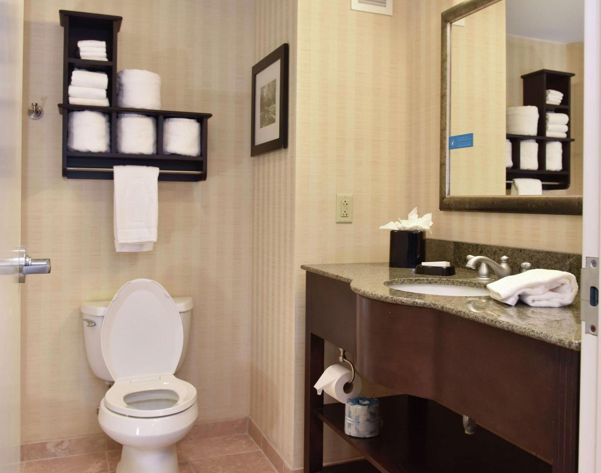 Hampton Inn & Suites Alexandria Esterno foto