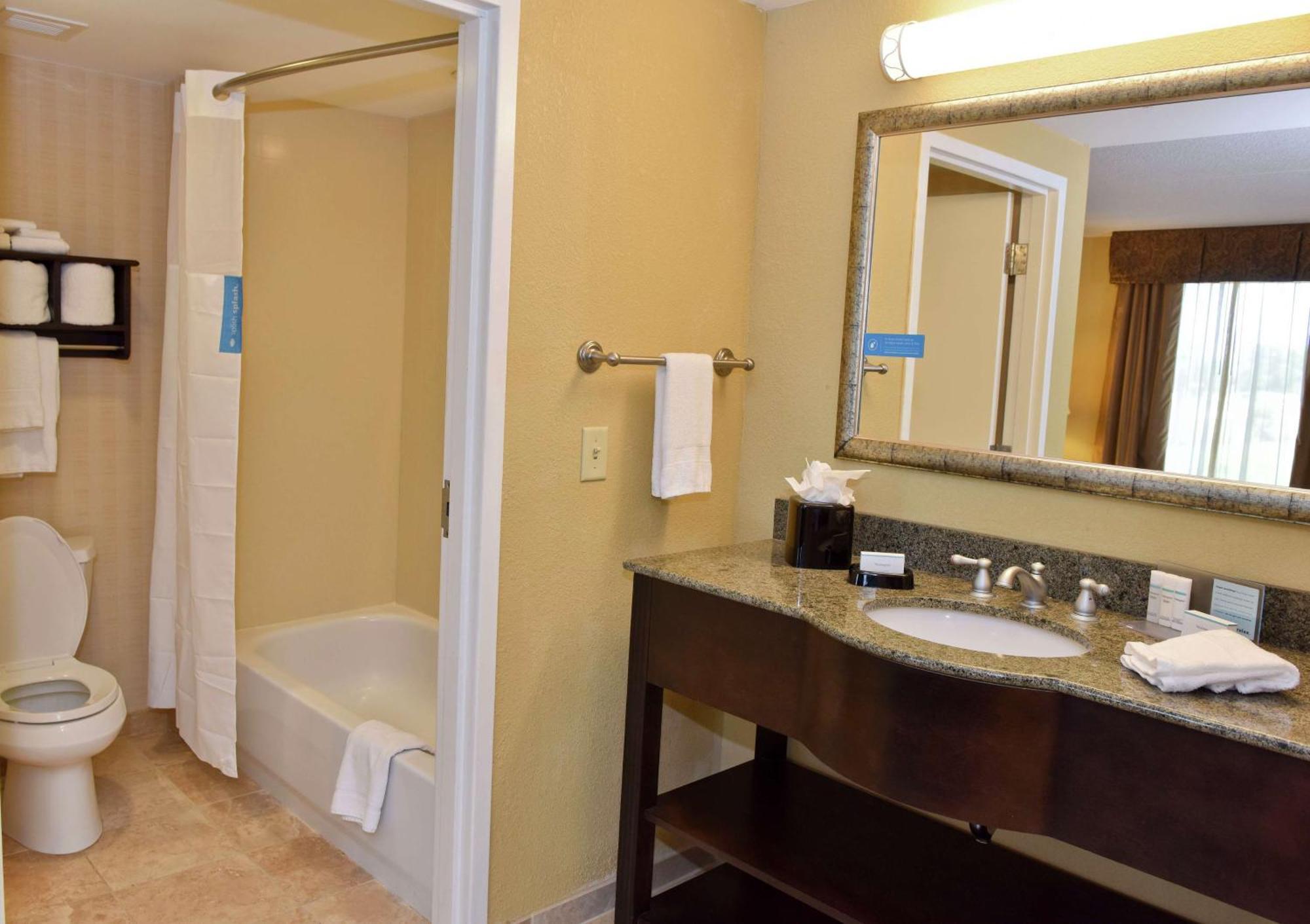 Hampton Inn & Suites Alexandria Esterno foto