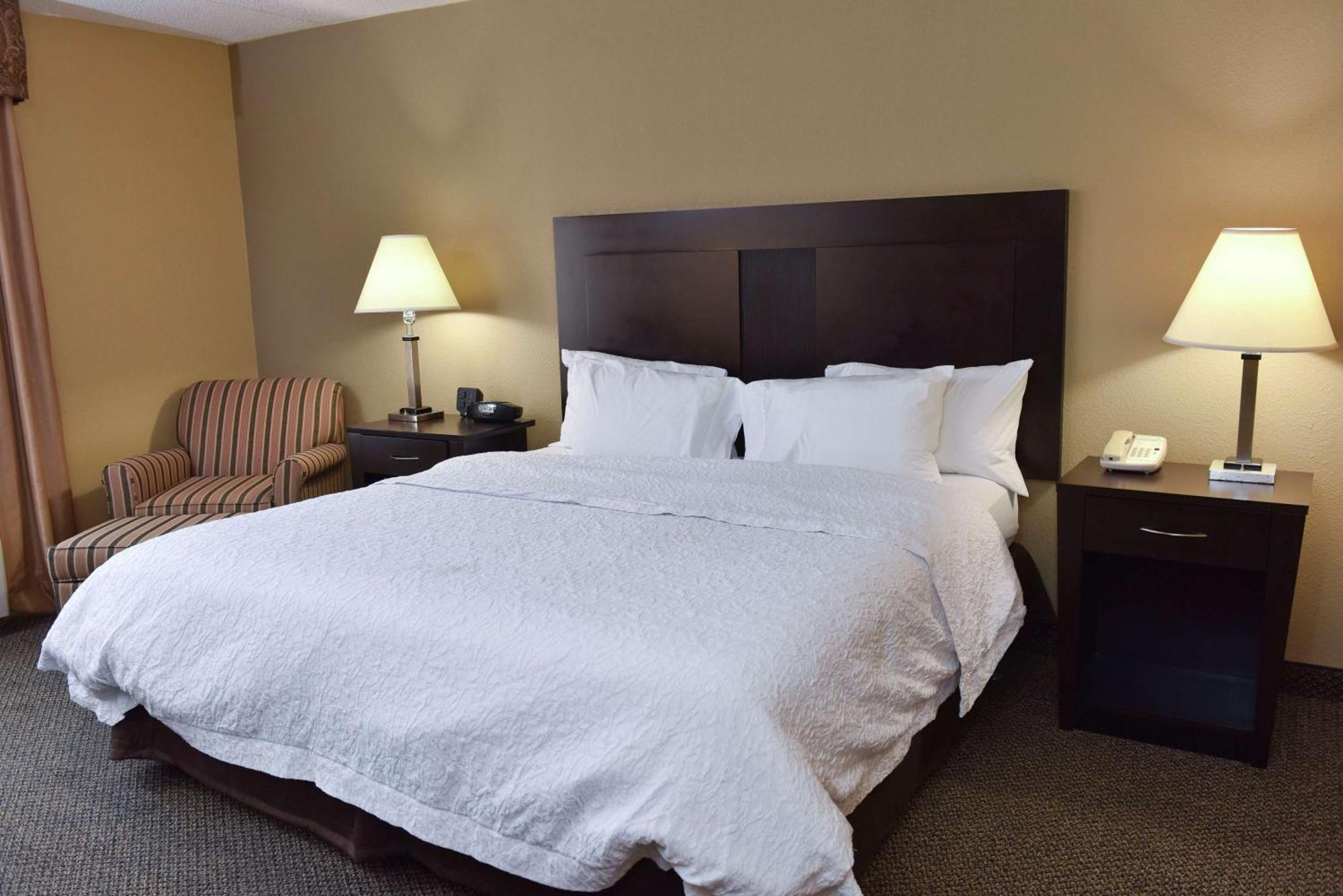 Hampton Inn & Suites Alexandria Esterno foto
