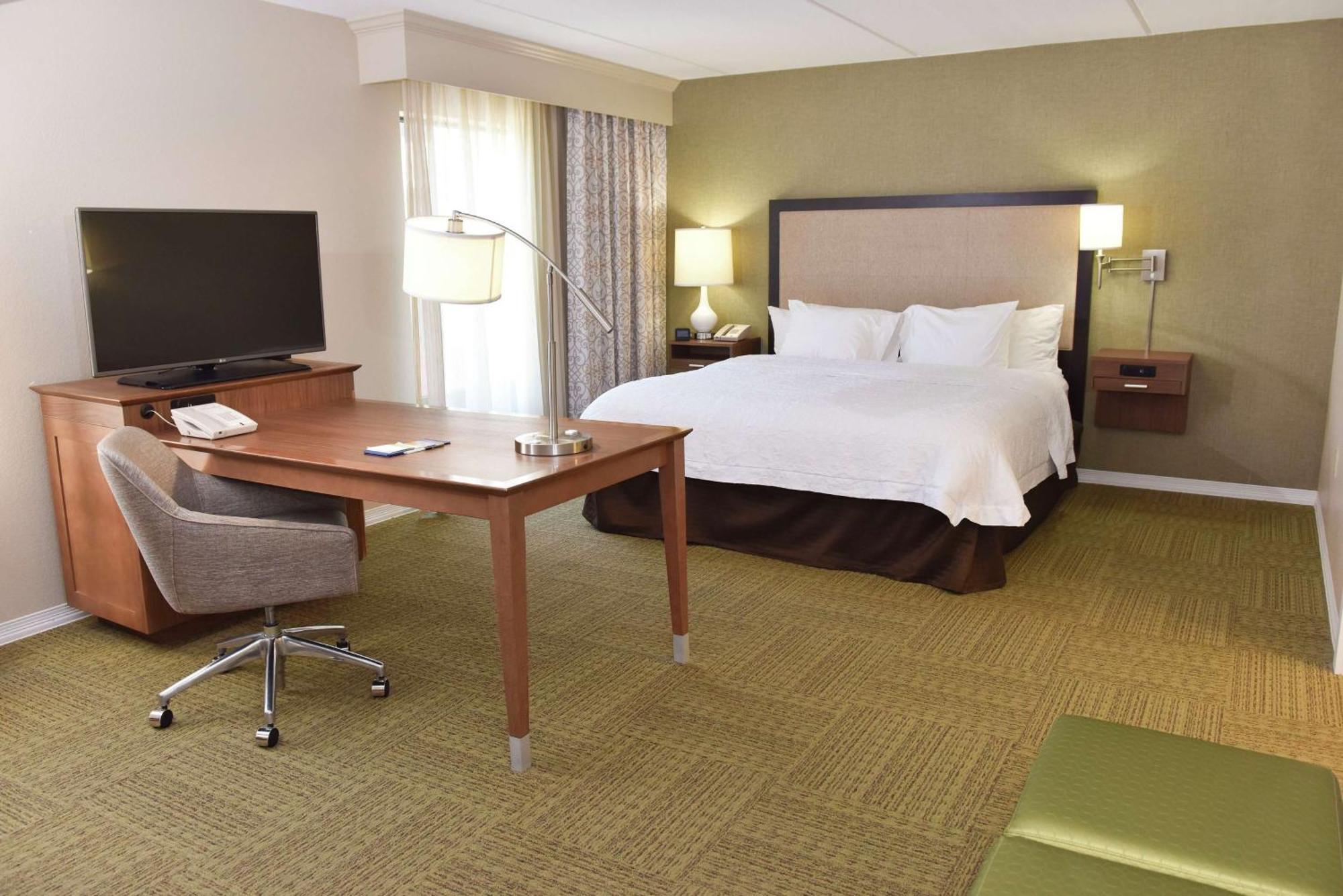 Hampton Inn & Suites Alexandria Esterno foto