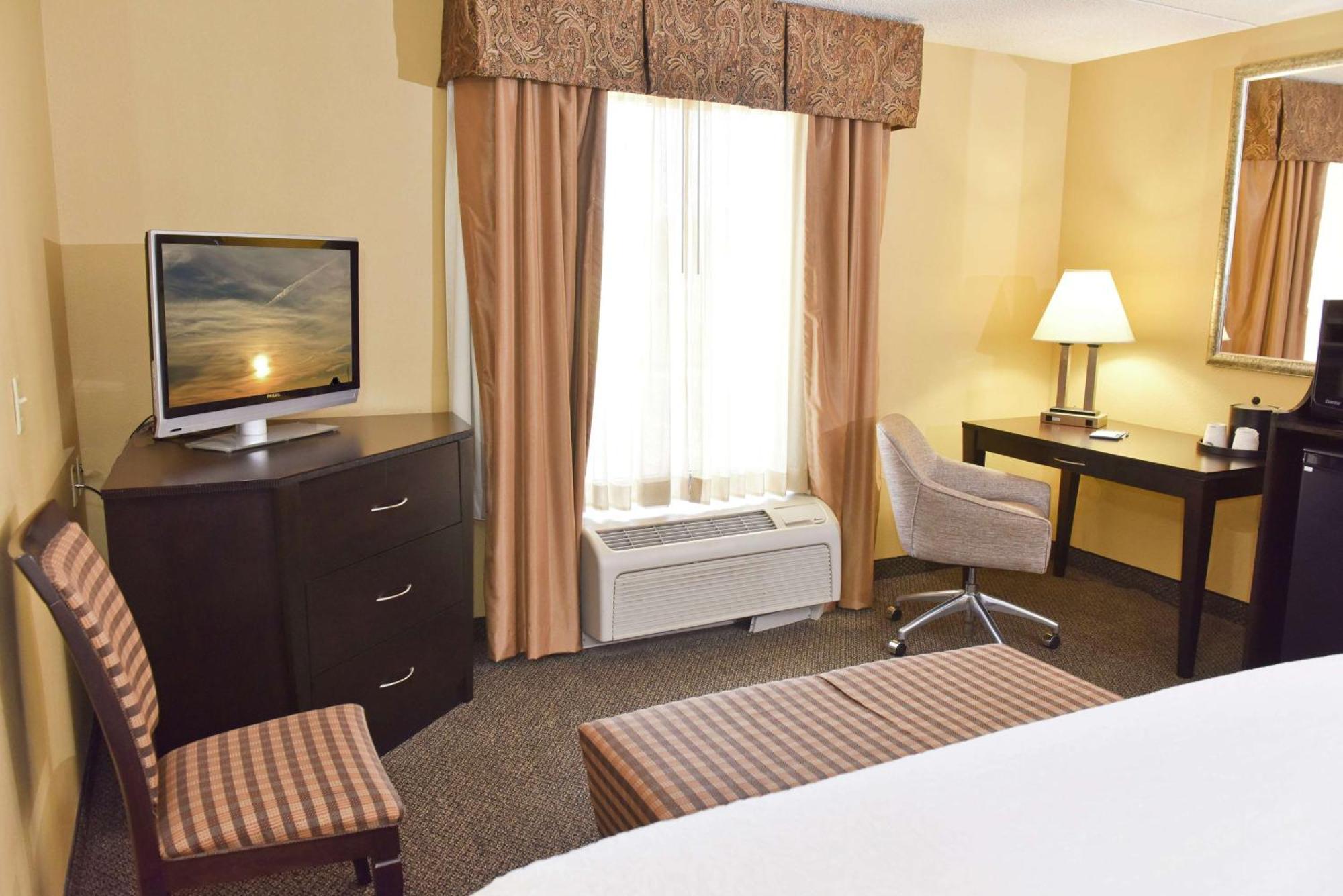 Hampton Inn & Suites Alexandria Esterno foto